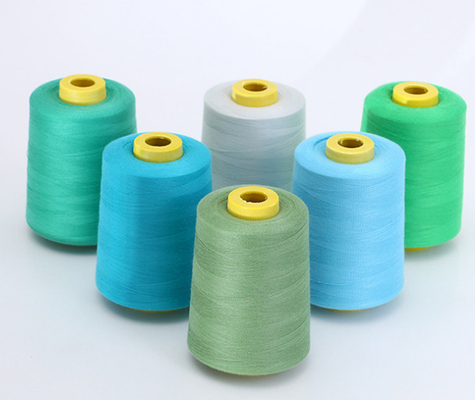หลายสี 40/2 100% โพลีเอสเตอร์ปั่นด้ายสำหรับ Overlock
