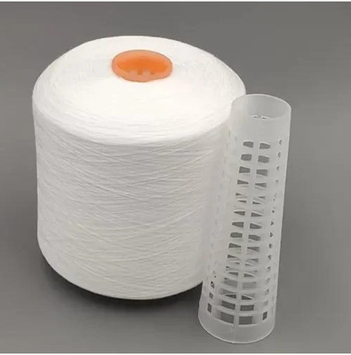 ขายร้อน สายพลาสติกสีขาวสด 100% โพลิเอสเตอร์วงแหวน สปันยาง 20/2, 30/2, 40/2