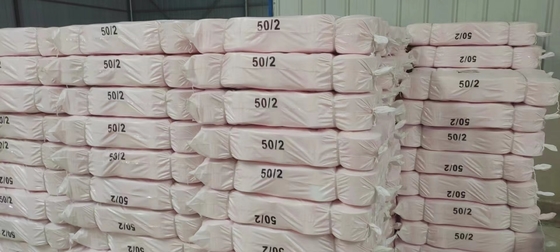 แหวนแสงสีขาวปั่นเส้นด้ายโพลีเอสเตอร์ 50/2 50/3 โพลีเอสเตอร์ 100% วัสดุเส้นใยที่มั่นคง