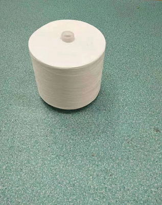 60/2 Bright Raw White 100% โพลีเอสเตอร์ปั่นเส้นด้ายบนกรวยกระดาษ