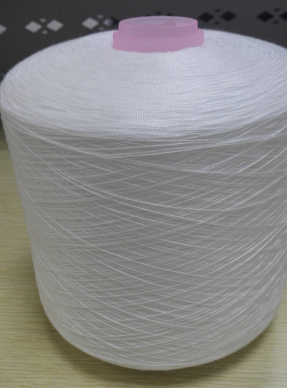 เส้นด้ายโพลีเอสเตอร์ปั่นความเหนียวสูง 20/2 20/3 100% สำหรับเย็บกางเกงยีนส์